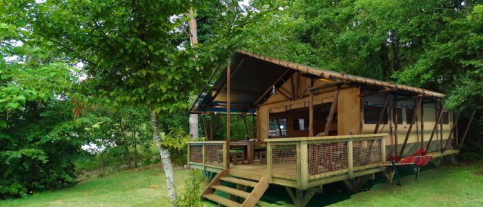 glampinglodges.com_woodlodge_002